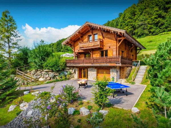 Chalet Alex : une authentique fuste avec jacuzzi au cœur des Aravis